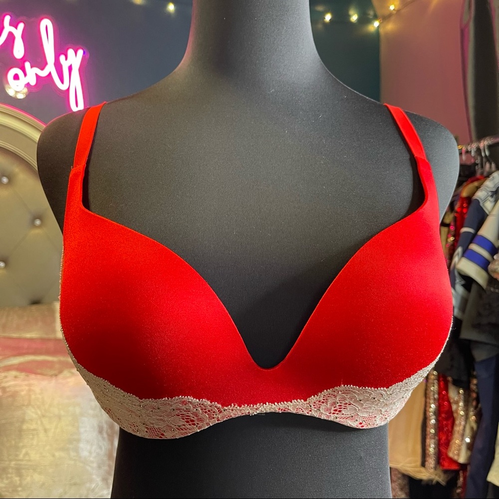 Victoria Secret Pigeonnant Push-Up Bra Size 34D Red w/ Gold Lace & Light Jewels
